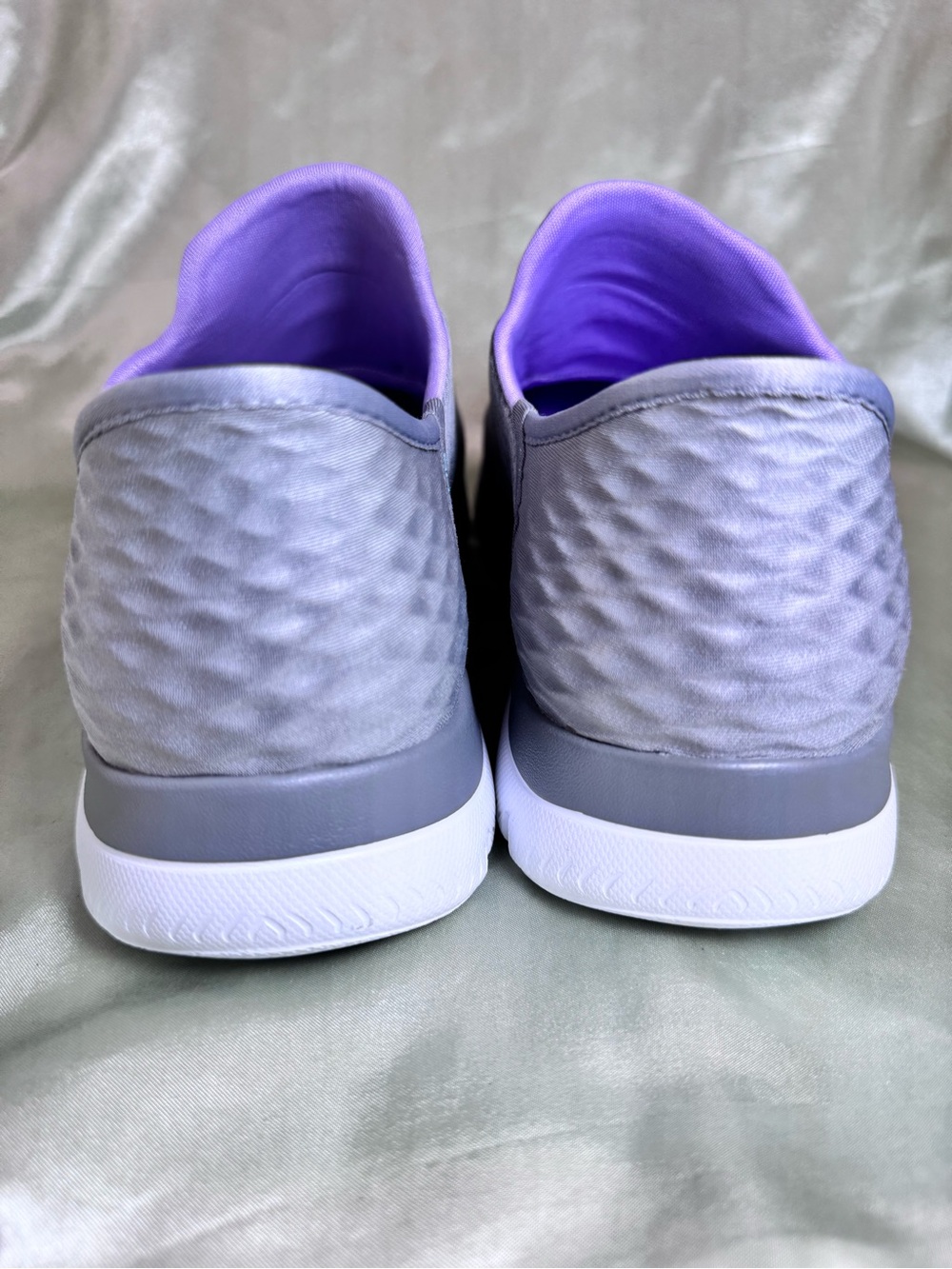 Skechers Slip Ins Women's Gray Athletic Sneakers with Lavender Accents size 8.5W - Picture 3 of 8